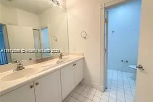 1621 Diplomat Dr, Miami, FL 33179 - Photo 4