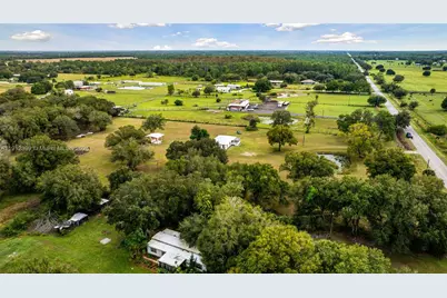 2404 Silver Lake Rd, Other City - In The State Of Florida, FL 33935 - Photo 14