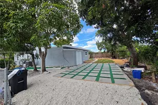 2124 S Beech Rd, West Palm Beach, FL 33409 - Photo 2