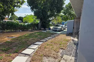 2124 S Beech Rd, West Palm Beach, FL 33409 - Photo 8