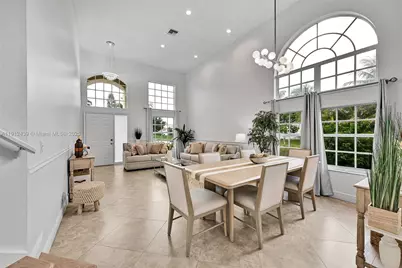 2726 NW 68th Ave, Margate, FL 33063 - Photo 8