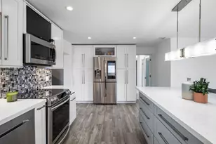 10025 SW 83rd St, Miami, FL 33173 - Photo 8