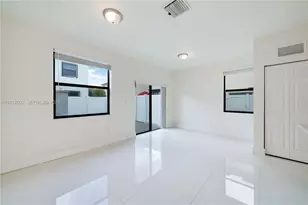 10630 W 33rd Way, Hialeah, FL 33018 - Photo 30