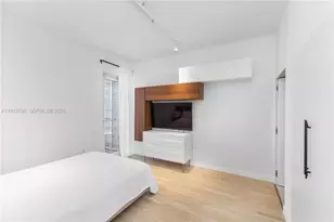 1700 Meridian Ave, Miami Beach, FL 33139 - Photo 12