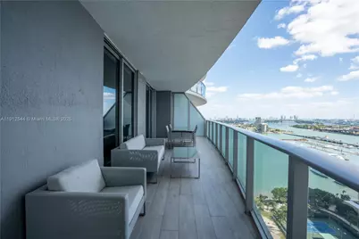 488 NE 18th St #2210, Miami, FL 33132 - Photo 2