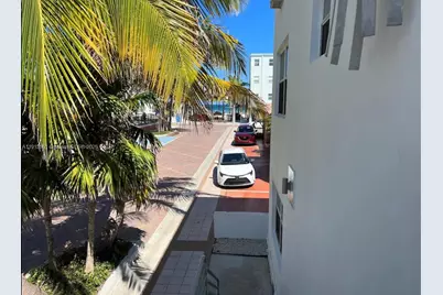 326 Wilson St #205, Hollywood, FL 33019 - Photo 12