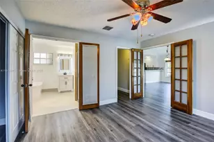 8800 Lake Park Cir N, Davie, FL 33328 - Photo 20