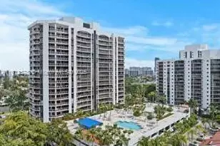 3600 Yacht Club Dr, Aventura, FL 33180 - Photo 22