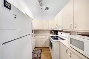 900 SW 10th Terrace, Hallandale Beach, FL 33009 - Photo 8