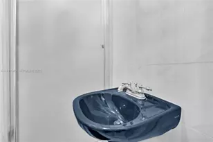 683 W 39th St, Hialeah, FL 33012 - Photo 24