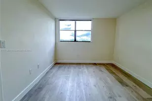 10315 NW 9th St Cir, Miami, FL 33172 - Photo 36