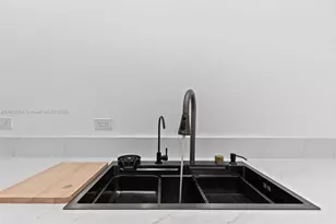 6900 Bay Dr, Miami Beach, FL 33141 - Photo 8