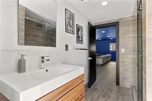 19035 E St Andrews Dr, Hialeah, FL 33015 - Photo 26