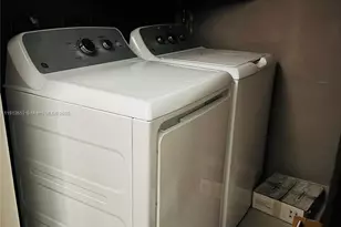 7157 W 19th Ct, Hialeah, FL 33014 - Photo 40