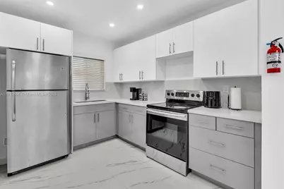 797 NW 35th St, Miami, FL 33127 - Photo 14