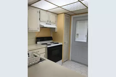 1201 NE 191st St #G113, Miami, FL 33179 - Photo 4