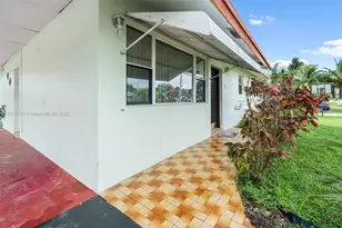 136 Cayman Dr, Palm Springs, FL 33461 - Photo 4