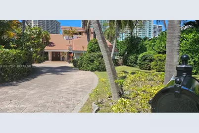 363 Centre Is, Golden Beach, FL 33160 - Photo 2