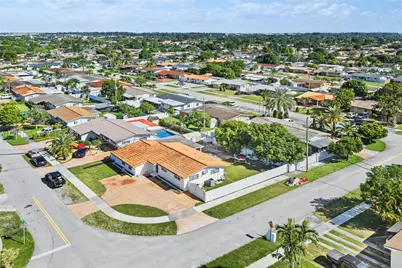 5355 W 5th Ln, Hialeah, FL 33012 - Photo 4