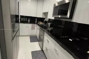 20400 W Country Club Dr, Aventura, FL 33180 - Photo 4