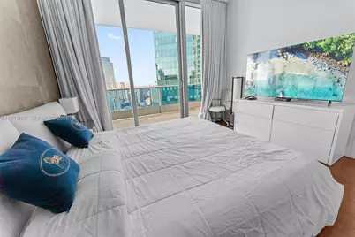 200 Biscayne Boulevard Way #4510, Miami, FL 33131 - Photo 16