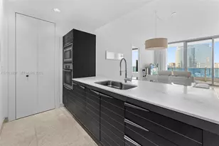 200 Biscayne Blvd Way, Miami, FL 33131 - Photo 6