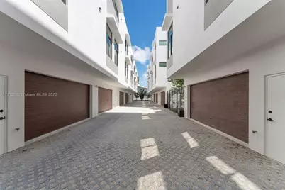 515 NE 61st St, Miami, FL 33137 - Photo 22