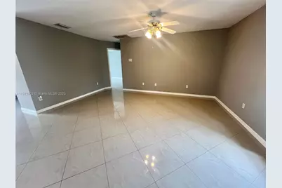 15561 Spring Line Ln #N/A, Fort Myers, FL 33905 - Photo 4