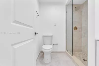 342 W 37th St, Hialeah, FL 33012 - Photo 24
