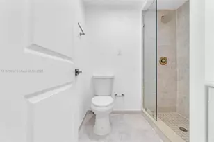 342 W 37th St, Hialeah, FL 33012 - Photo 24
