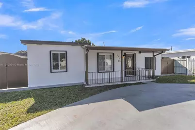 342 W 37th St, Hialeah, FL 33012 - Photo 4