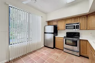 10524 NW 10th St, Plantation, FL 33322 - Photo 6