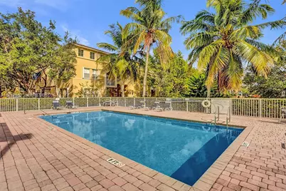 100 Jacaranda Country Club Dr #203, Plantation, FL 33324 - Photo 32