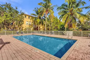 100 Jacaranda Country Club Dr, Plantation, FL 33324 - Photo 32