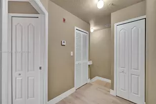 100 Jacaranda Country Club Dr, Plantation, FL 33324 - Photo 20
