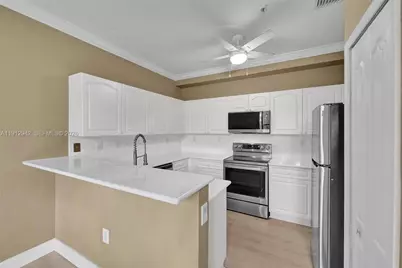 100 Jacaranda Country Club Dr #203, Plantation, FL 33324 - Photo 16