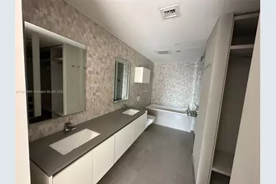 68 SE 6th St #2205, Miami, FL 33131 - Photo 28