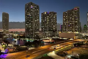 68 SE 6th St, Miami, FL 33131 - Photo 2