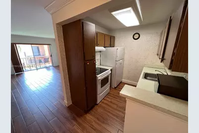 7160 Fairway Dr #J18, Miami Lakes, FL 33014 - Photo 6