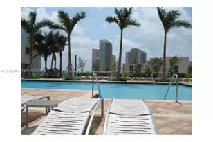 41 SE 5th St, Miami, FL 33131 - Photo 2
