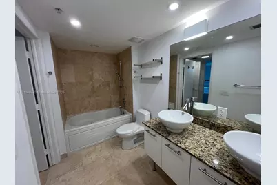 41 SE 5 St #915, Miami, FL 33131 - Photo 14