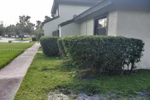 428 Hunter Cir, Kissimmee, FL 34758 - Photo 1