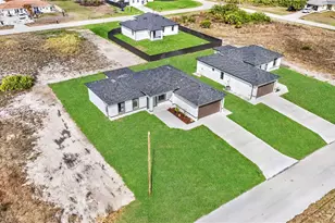 916 Manresa Ave S, Lehigh Acres, FL 33974 - Photo 30
