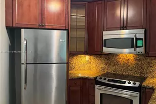 9705 Fontainebleau Blvd, Miami, FL 33172 - Photo 2