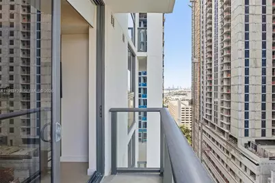 11 NE 6th St #1906, Miami, FL 33132 - Photo 14