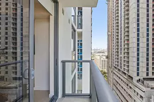 11 NE 6th St, Miami, FL 33132 - Photo 14