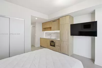 11 NE 6th St #1906, Miami, FL 33132 - Photo 12