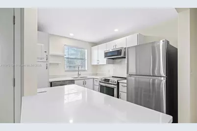 810 SE 7th St #306, Deerfield Beach, FL 33441 - Photo 12