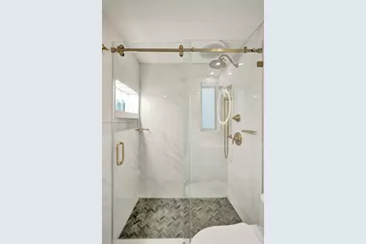 2421 NE 7th Pl, Fort Lauderdale, FL 33304 - Photo 20