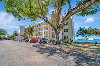 117 Lake Emerald Dr #408, Oakland Park, FL 33309 - Photo 2